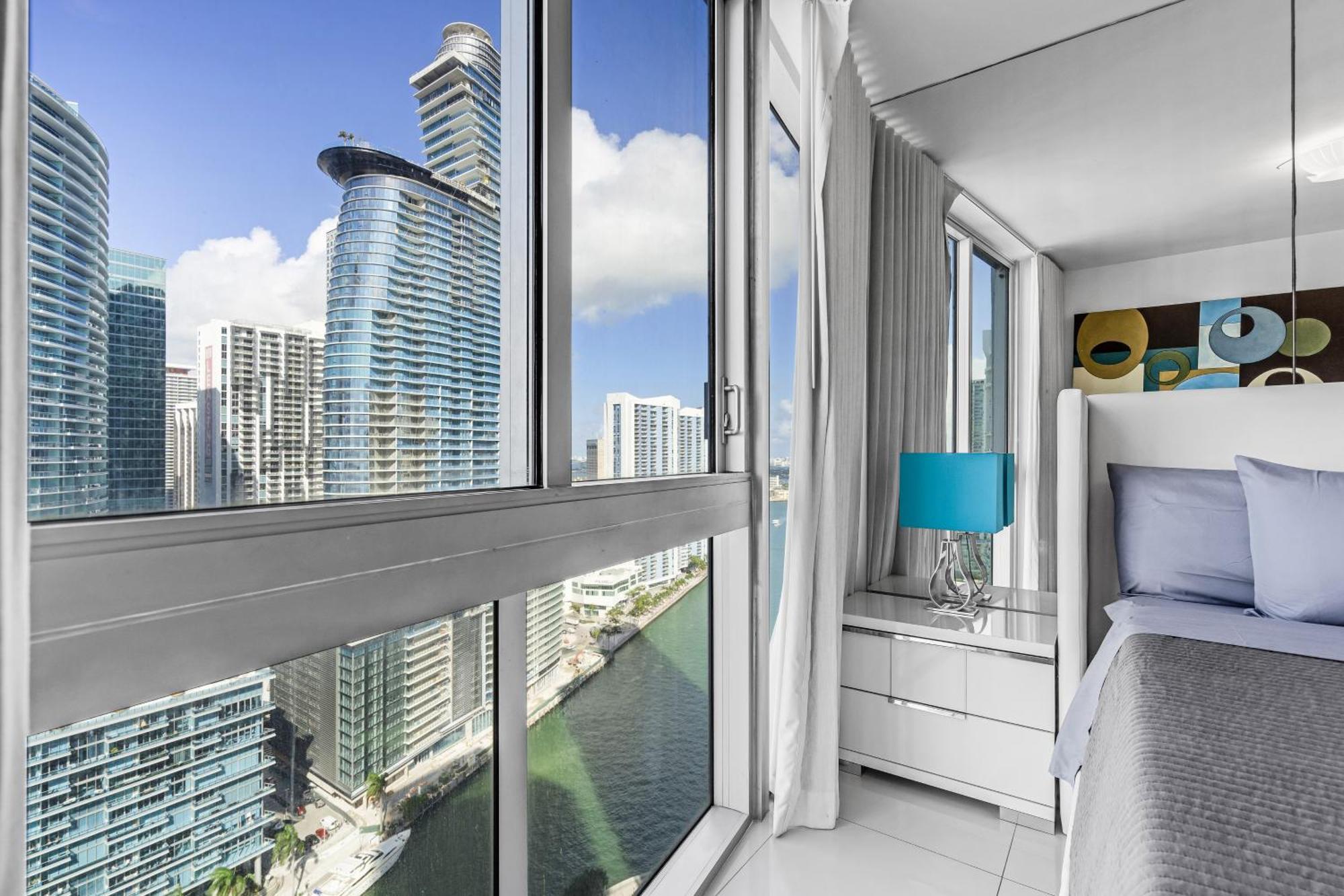 Luxurious Condo At Icon With Views Miami Eksteriør billede