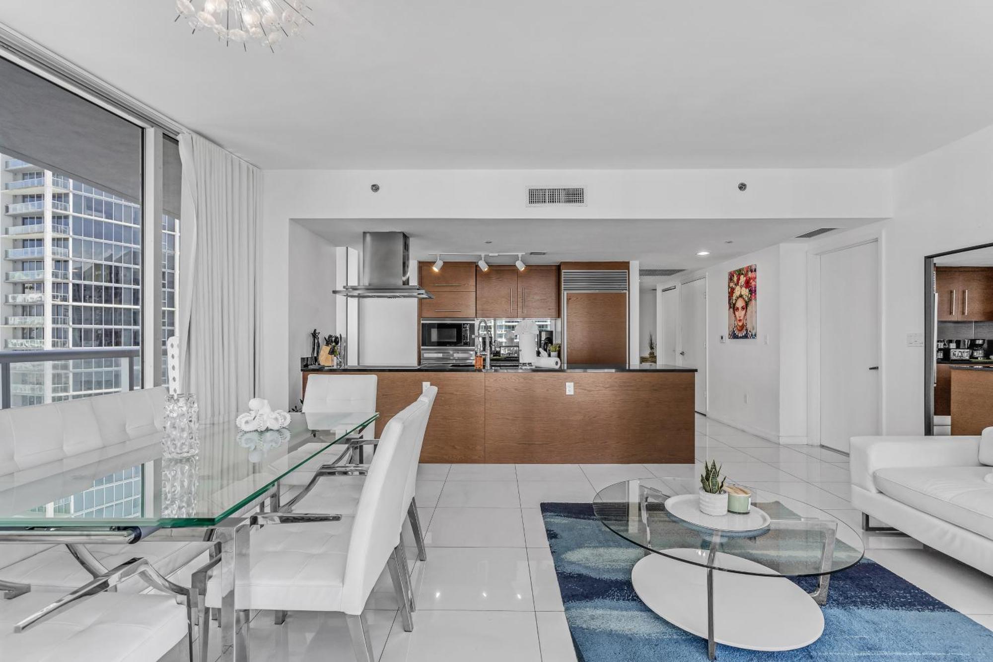 Luxurious Condo At Icon With Views Miami Eksteriør billede