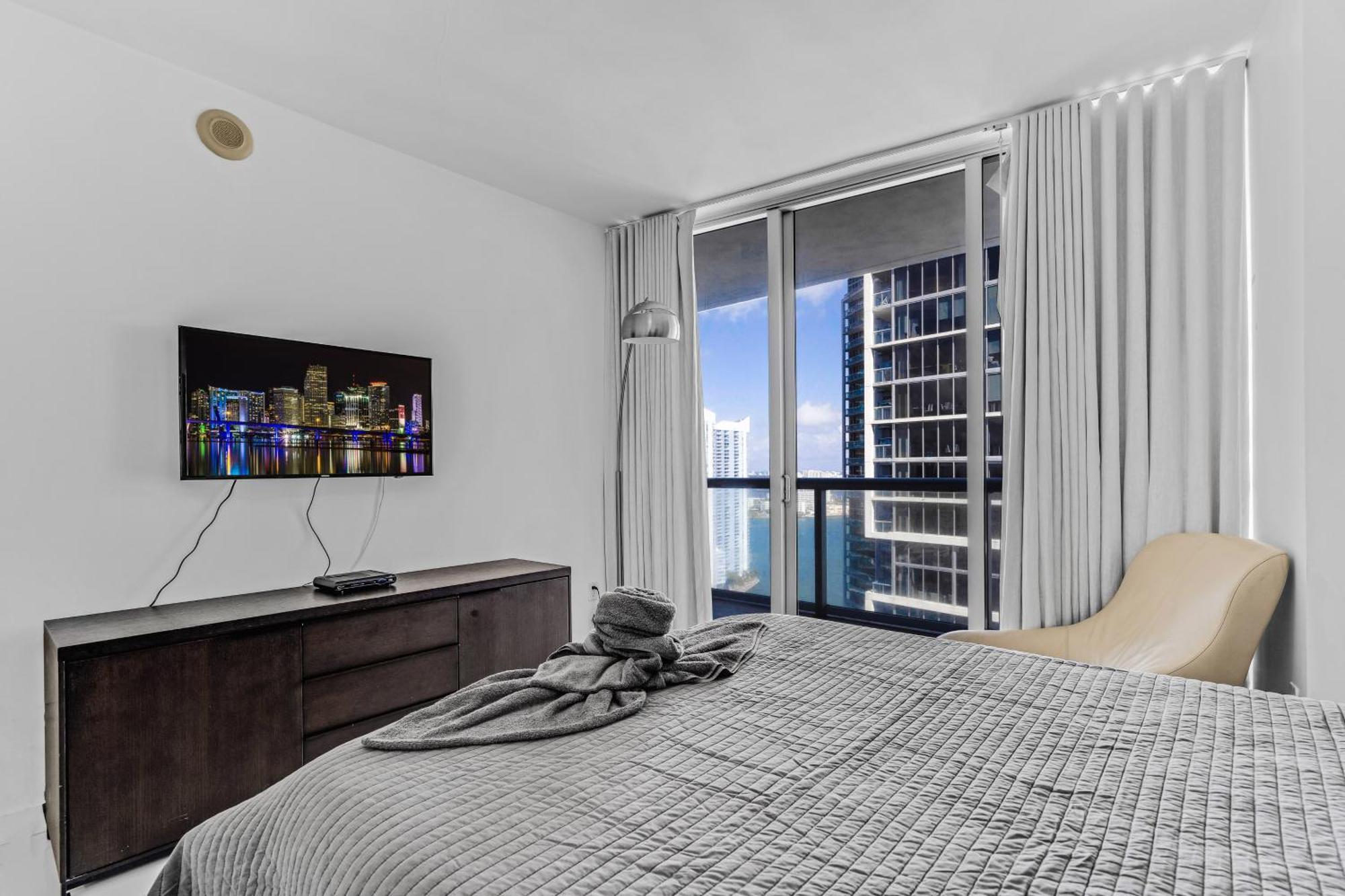 Luxurious Condo At Icon With Views Miami Eksteriør billede