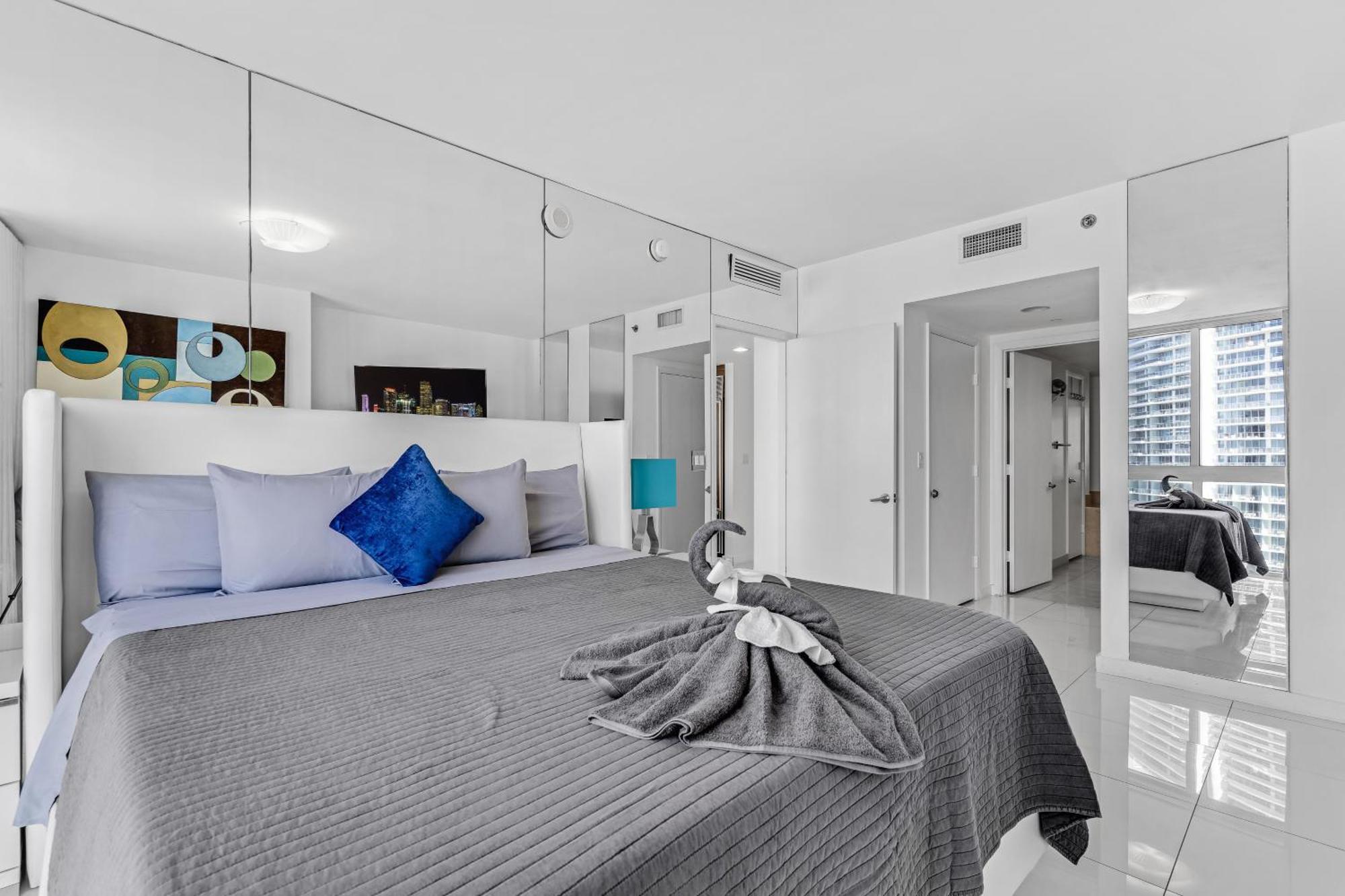 Luxurious Condo At Icon With Views Miami Eksteriør billede