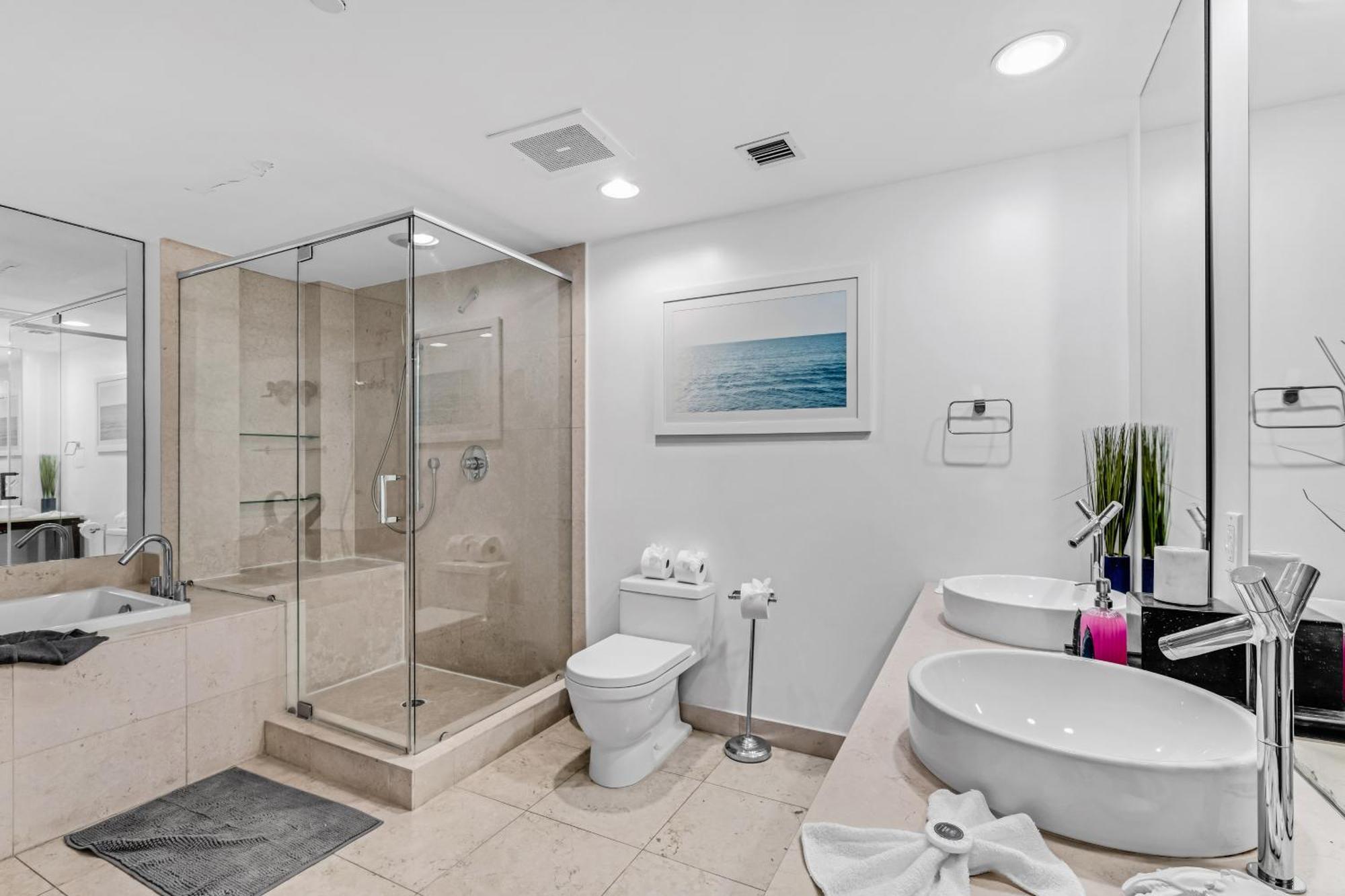 Luxurious Condo At Icon With Views Miami Eksteriør billede