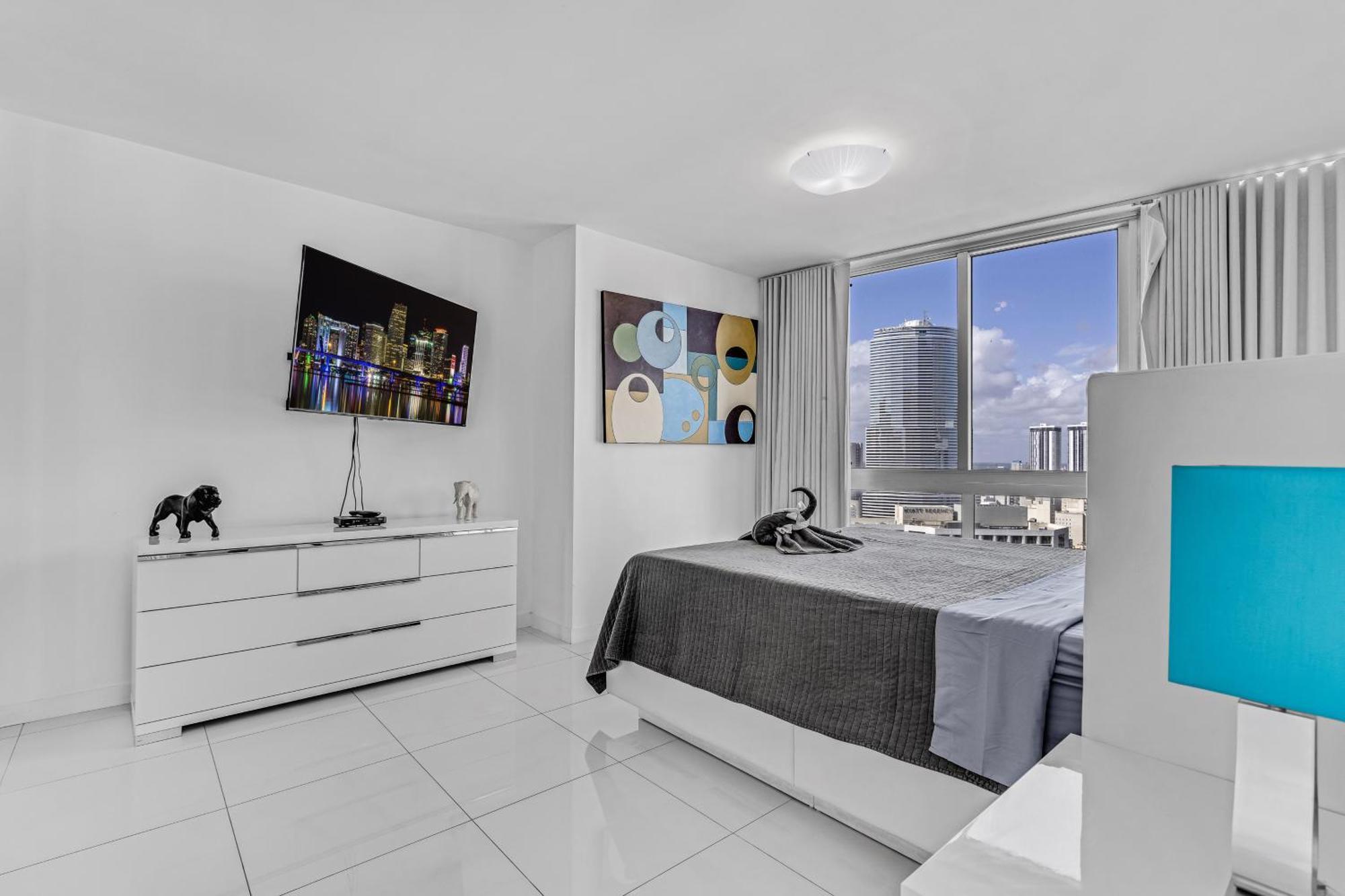Luxurious Condo At Icon With Views Miami Eksteriør billede