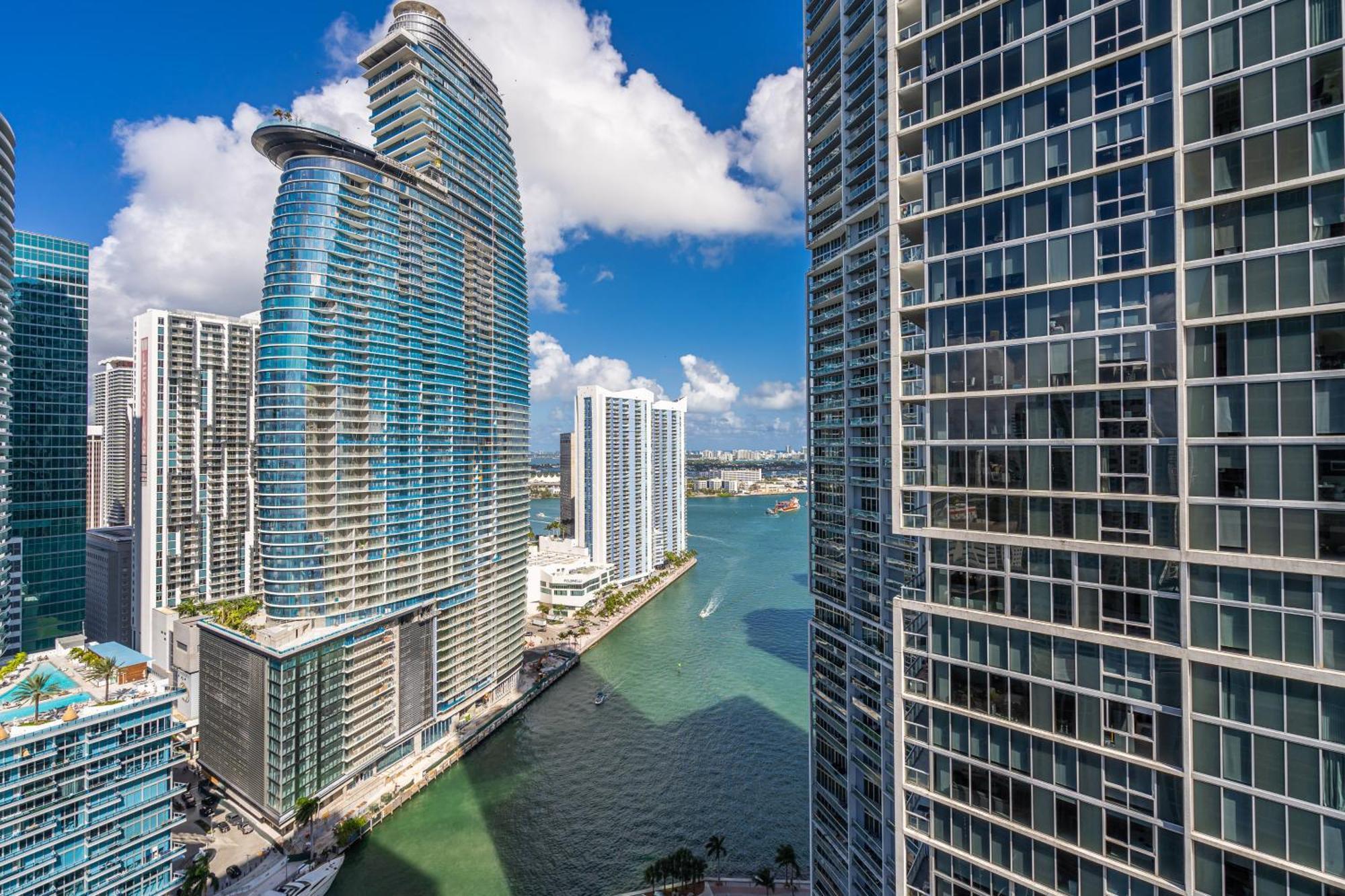 Luxurious Condo At Icon With Views Miami Eksteriør billede
