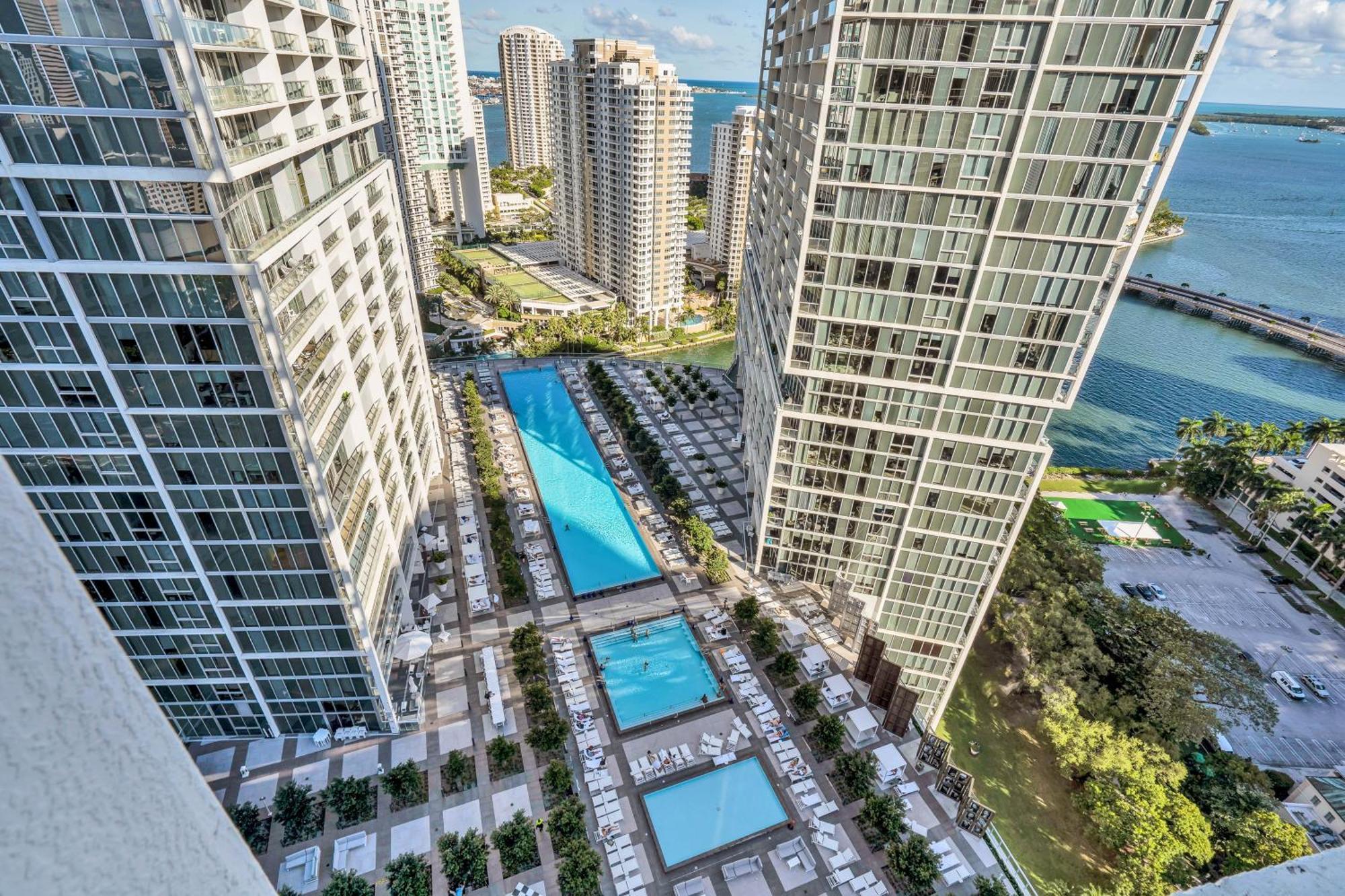 Luxurious Condo At Icon With Views Miami Eksteriør billede