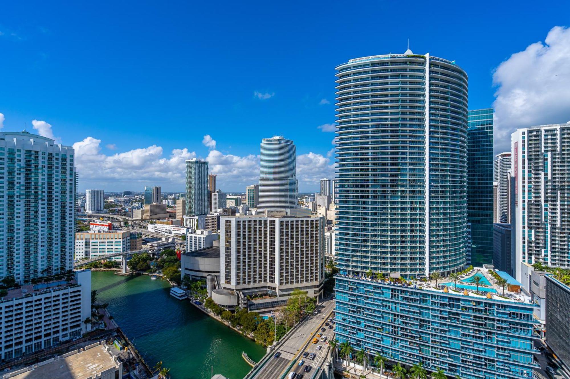 Luxurious Condo At Icon With Views Miami Eksteriør billede